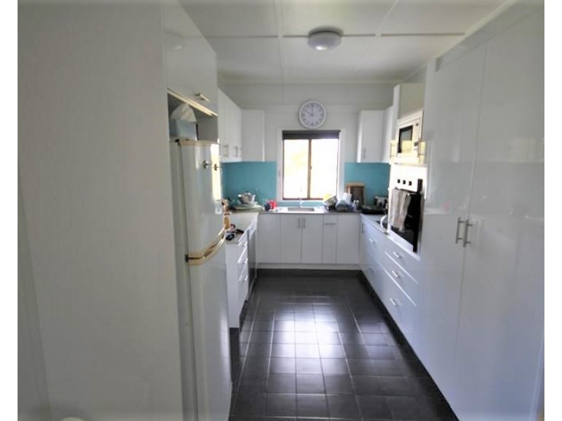 18 Calvert Road, Glen Aplin QLD 4381