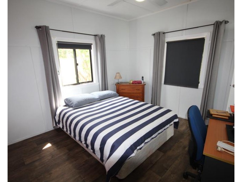 18 Calvert Road, Glen Aplin QLD 4381