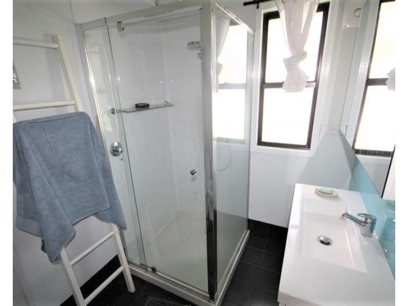 18 Calvert Road, Glen Aplin QLD 4381