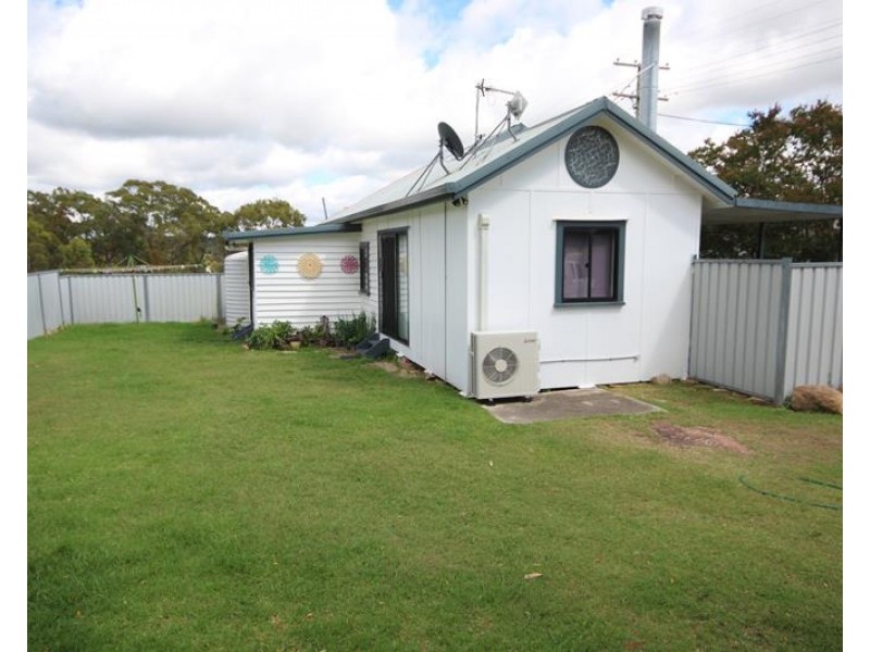 18 Calvert Road, Glen Aplin QLD 4381