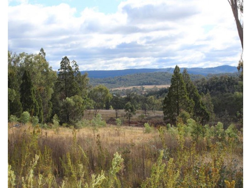 2574 Eukey Road, Ballandean QLD 4382