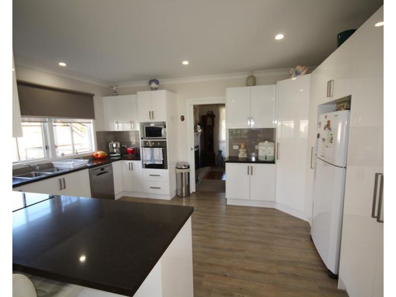 17 McGlew Street, Stanthorpe QLD 4380