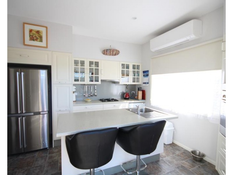 52 Merinda Street, Wallangarra QLD 4383