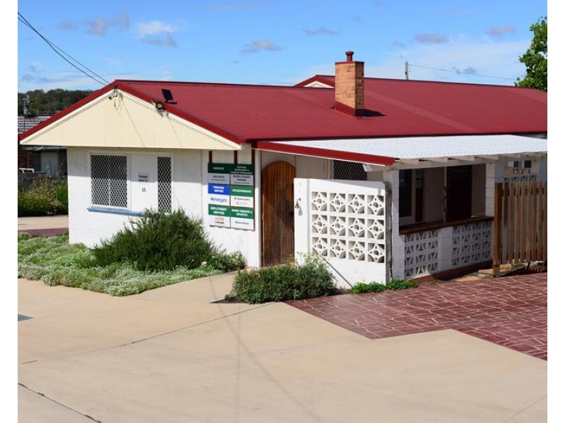 16 Matthew Street, Stanthorpe QLD 4380