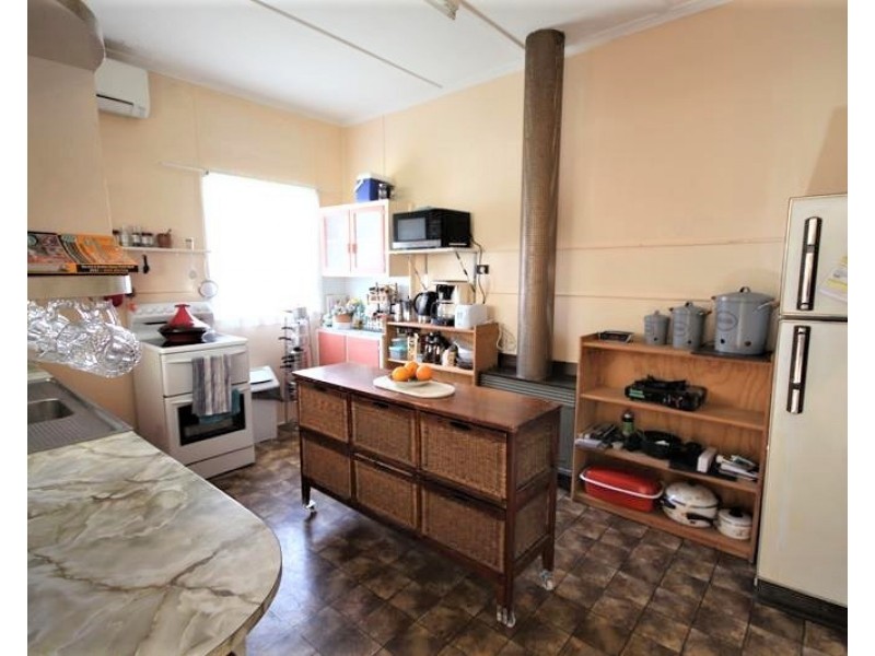 28 Denham Street, Stanthorpe QLD 4380