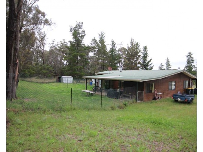 85 Brunckhorst Avenue, Stanthorpe QLD 4380