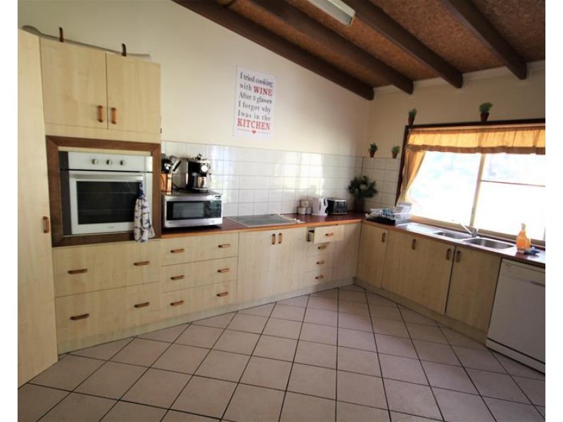 85 Brunckhorst Avenue, Stanthorpe QLD 4380