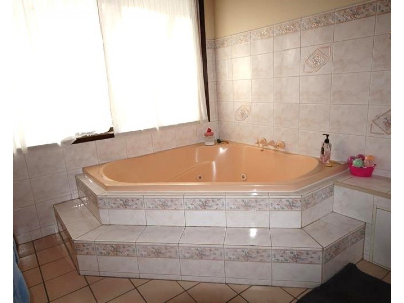 85 Brunckhorst Avenue, Stanthorpe QLD 4380