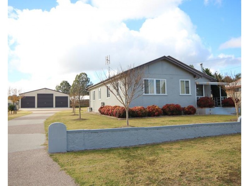 17 McGlew Street, Stanthorpe QLD 4380