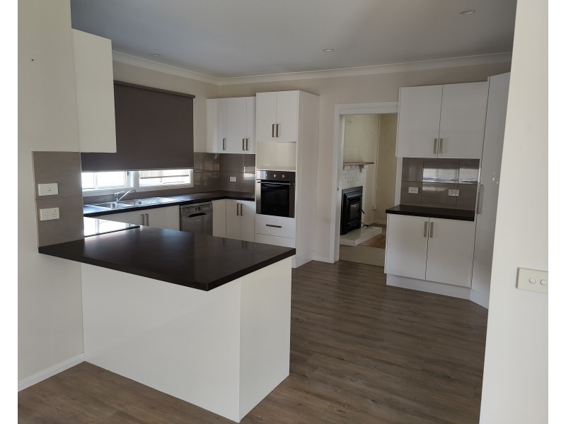 17 McGlew Street, Stanthorpe QLD 4380