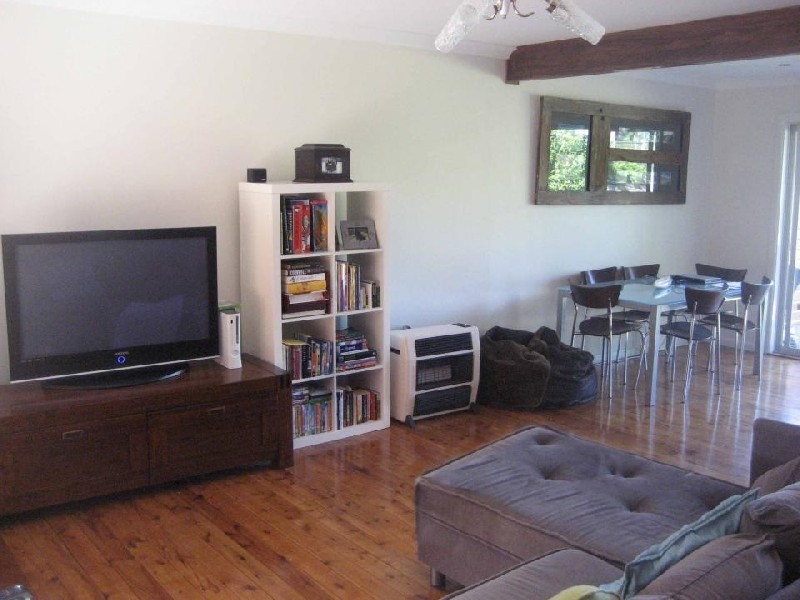12 Bourbon St, Wyoming NSW 2250