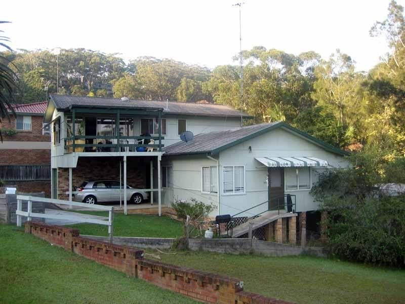 17 Avoca Drive, Avoca Beach NSW 2251
