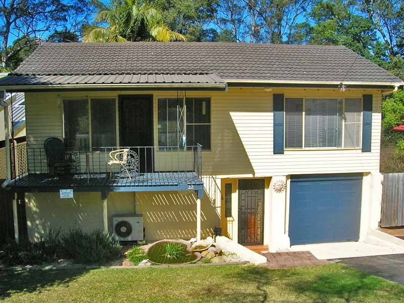 22  Bourbon Street, Wyoming NSW 2250