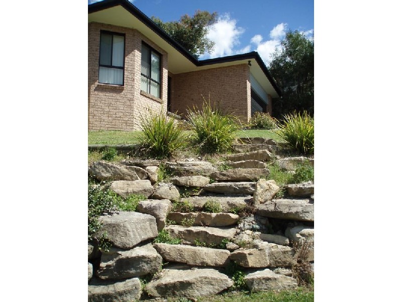 27 Robert Holl Drive, Ourimbah NSW 2258