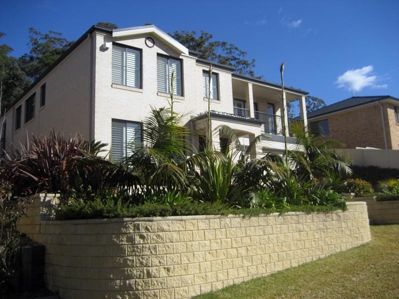 38 The Valley Way, Lisarow NSW 2250