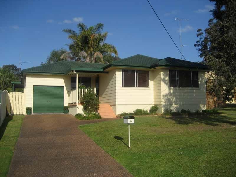 64 North Crescent , Wyoming NSW 2250