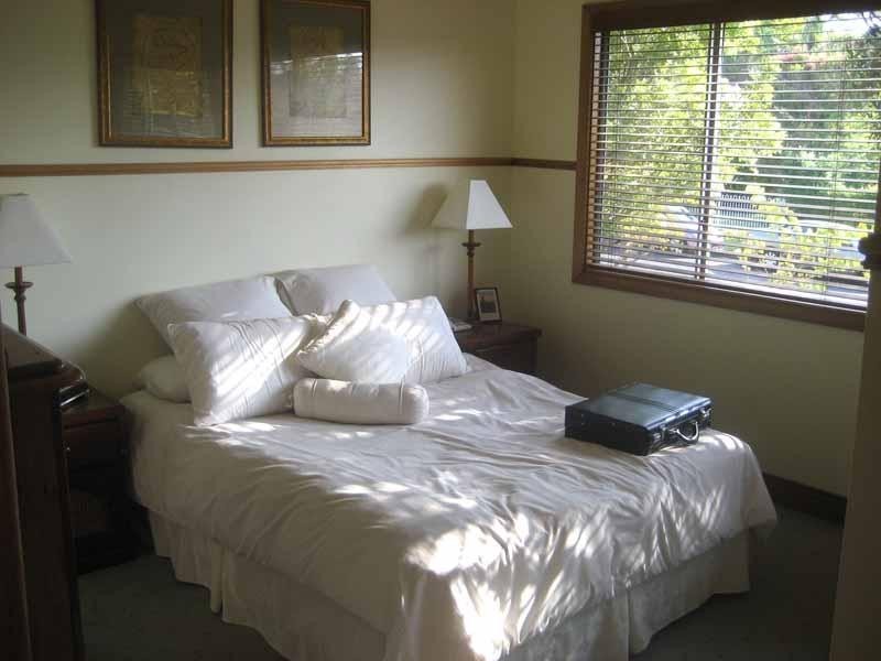 64 North Crescent , Wyoming NSW 2250