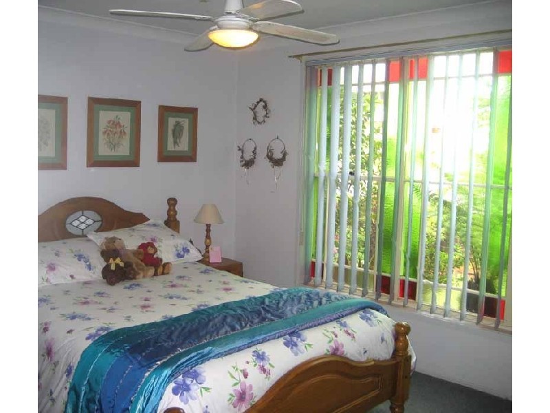 16 Cambourn Drive, Lisarow NSW 2250