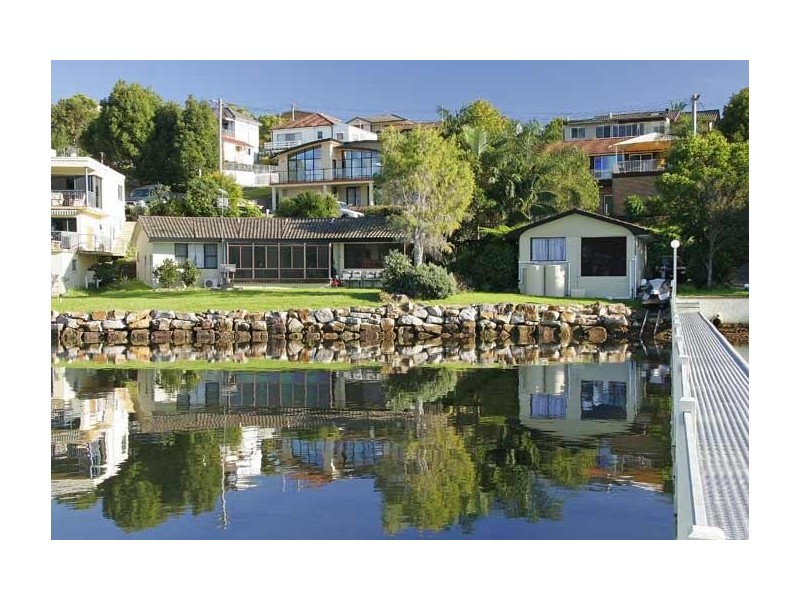 27 Wharf Street, East Gosford NSW 2250