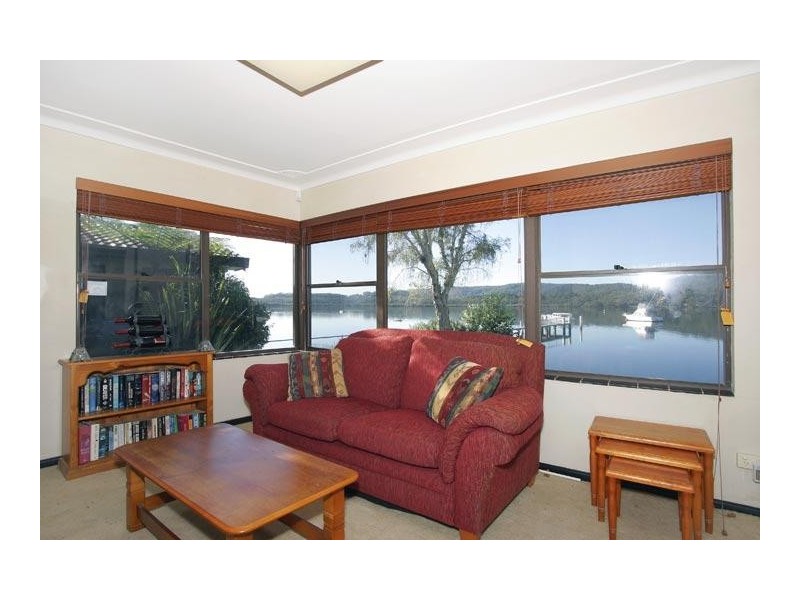 27 Wharf Street, East Gosford NSW 2250
