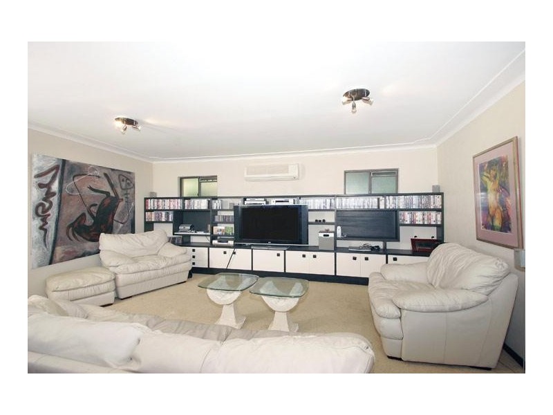 27 Wharf Street, East Gosford NSW 2250