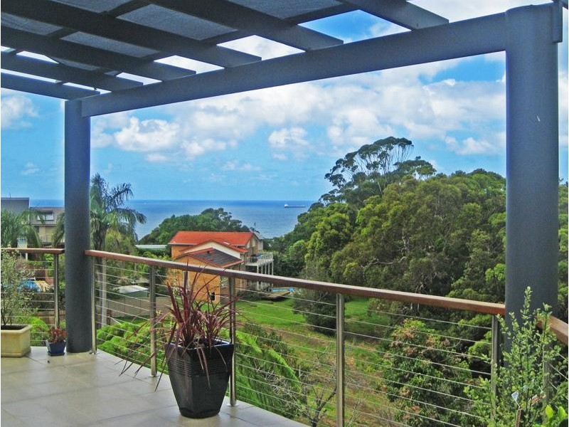 11 Endeavour Drive, Avoca Beach NSW 2251