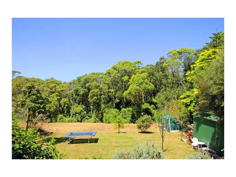 11 Endeavour Drive, Avoca Beach NSW 2251