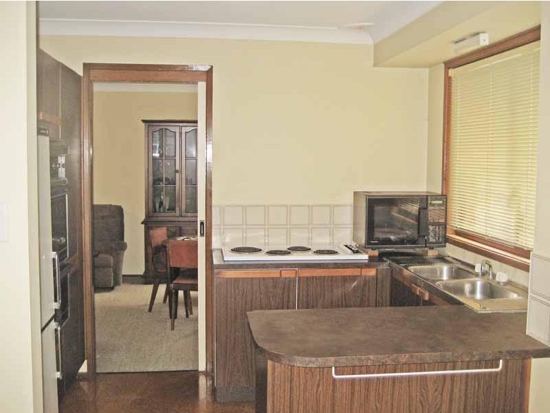 2  Cranbrook Street, Wyoming NSW 2250