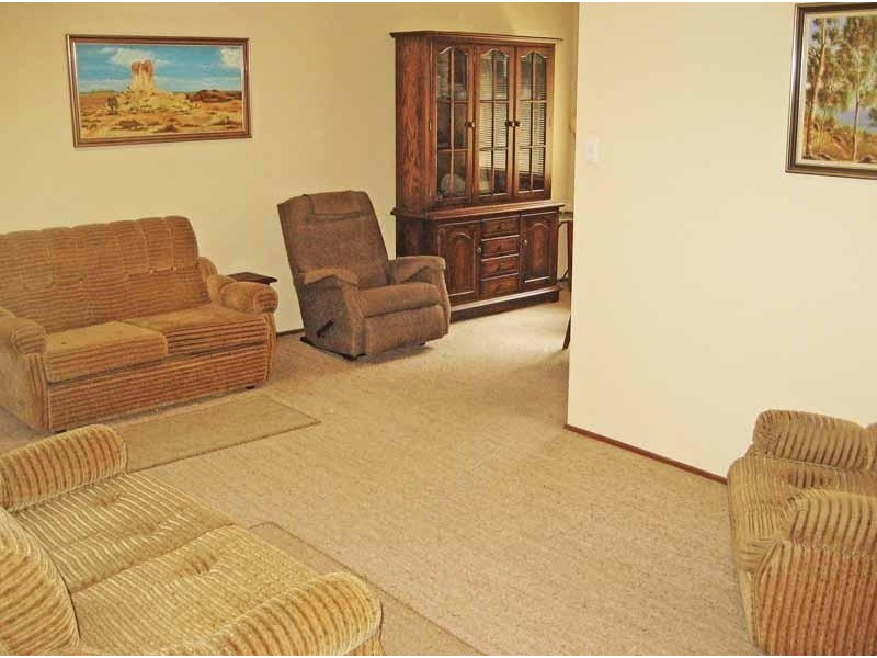 2  Cranbrook Street, Wyoming NSW 2250