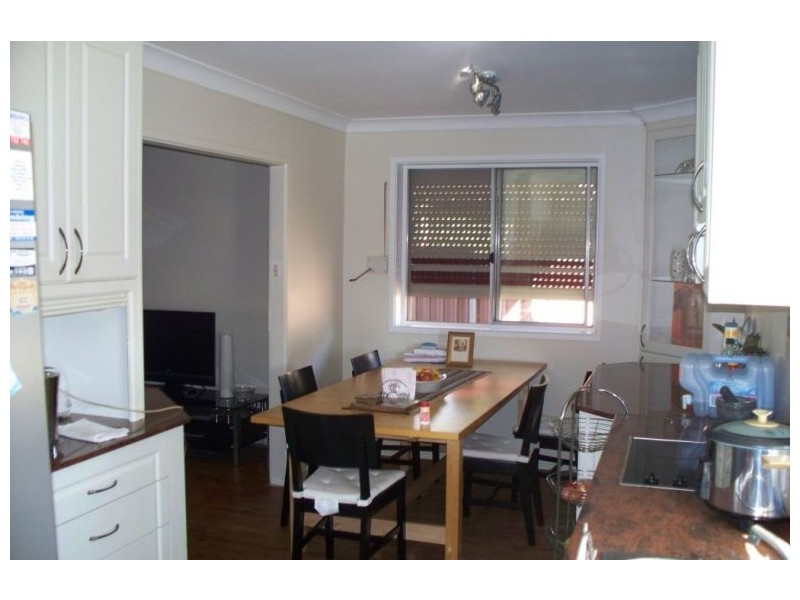 27 DOONSIDE CRES, Blacktown NSW 2148