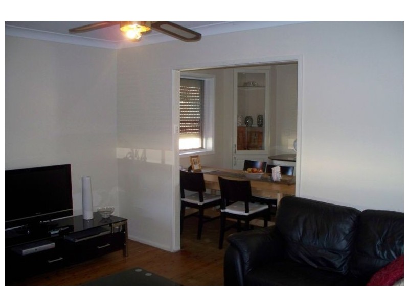 27 DOONSIDE CRES, Blacktown NSW 2148