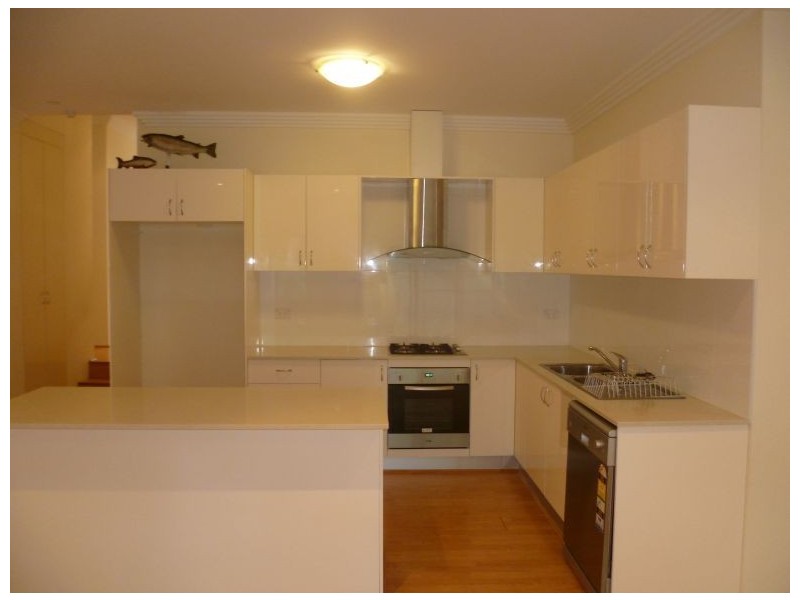 4/37 Jenner Street, Baulkham Hills NSW 2153