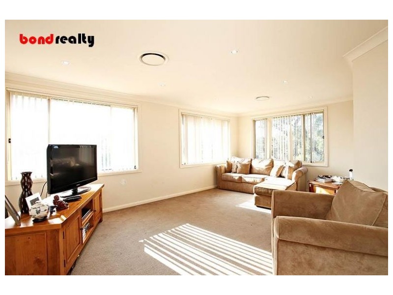 35 Woodstream Cres, Kellyville NSW 2155