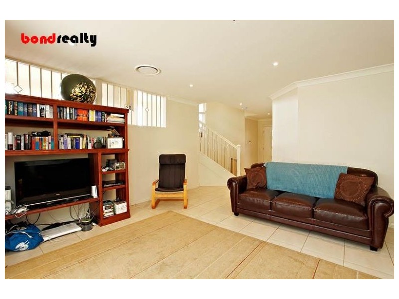 35 Woodstream Cres, Kellyville NSW 2155