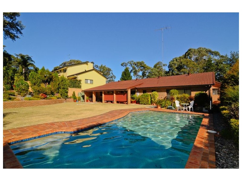 6 Sandhurst Cres, Glenhaven NSW 2156