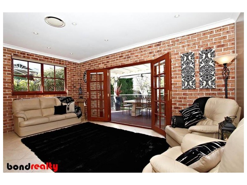 10 Coral Cr, Kellyville NSW 2155