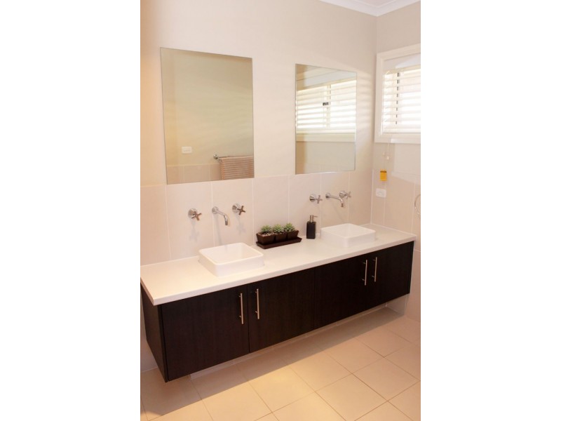 27 Levy Crescent, The Ponds NSW 2769