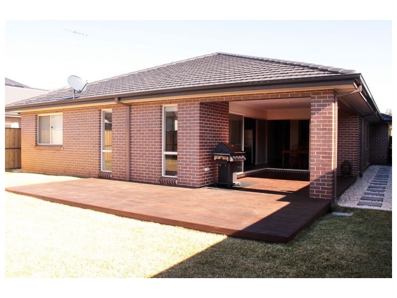 27 Levy Crescent, The Ponds NSW 2769