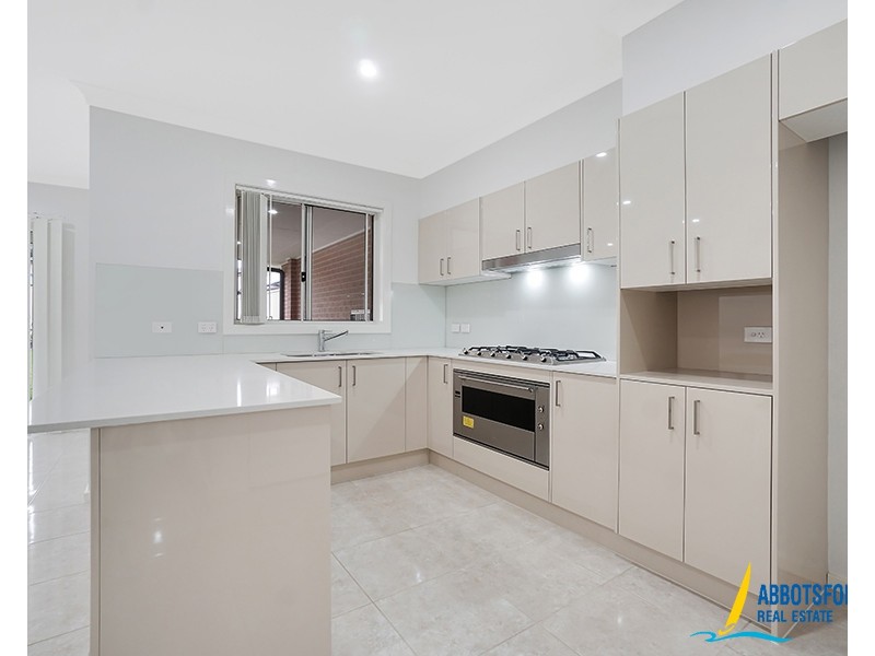 33 Laundess Avenue, Panania NSW 2213