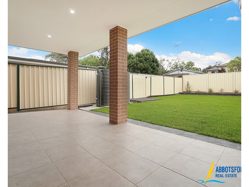 33 Laundess Avenue, Panania NSW 2213