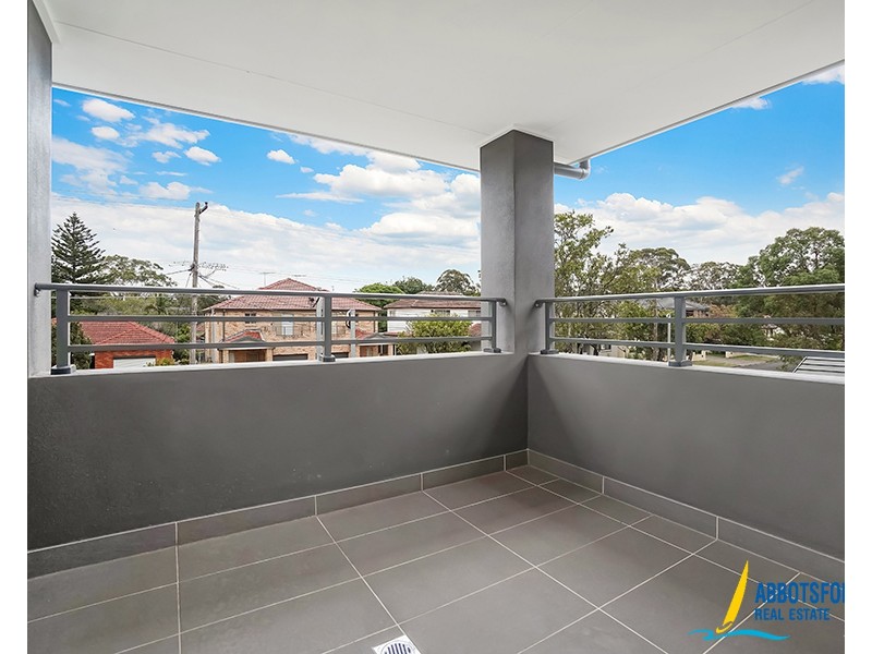 33 Laundess Avenue, Panania NSW 2213