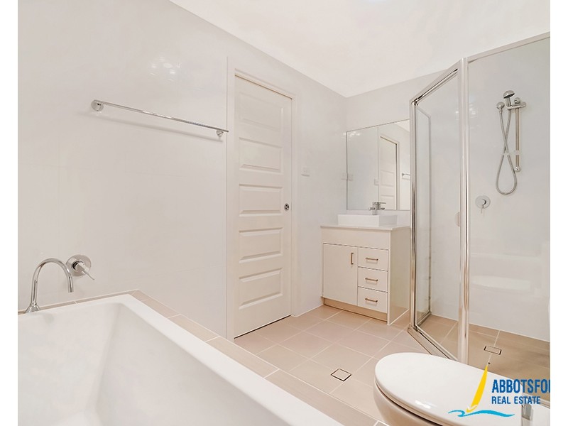 33 Laundess Avenue, Panania NSW 2213