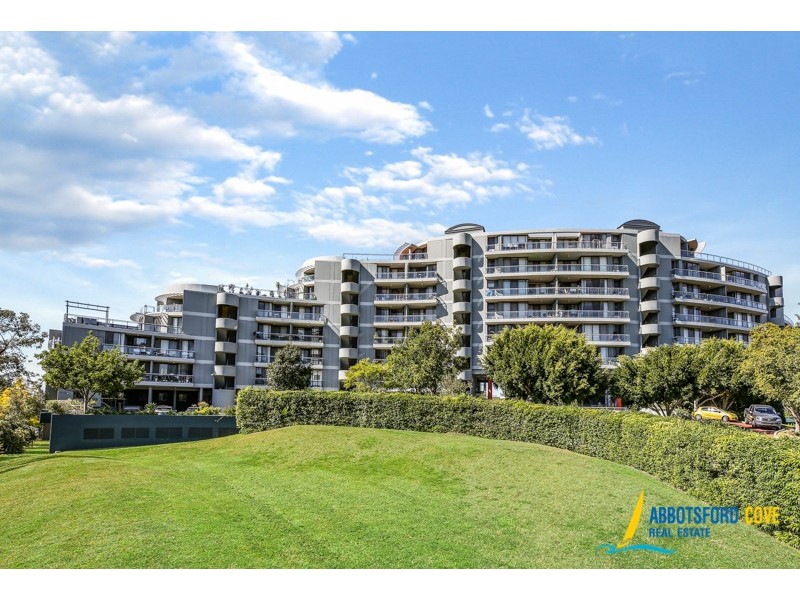 7/27 Bennelong Parkway, Wentworth Point NSW 2127