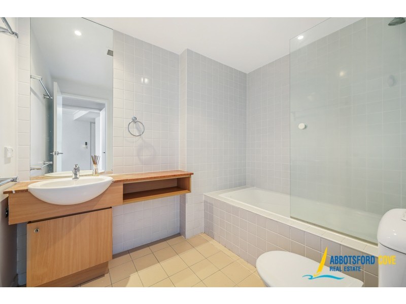 7/27 Bennelong Parkway, Wentworth Point NSW 2127