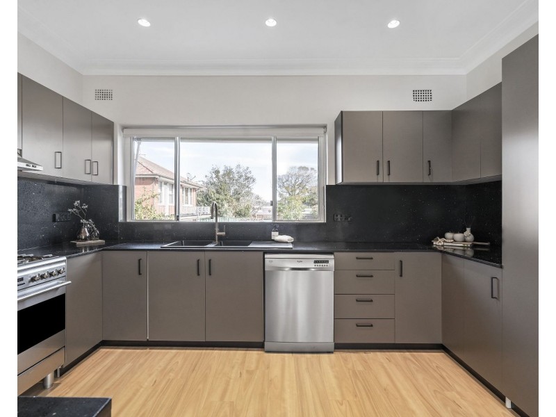 2 Kings Place, Beverly Hills NSW 2209