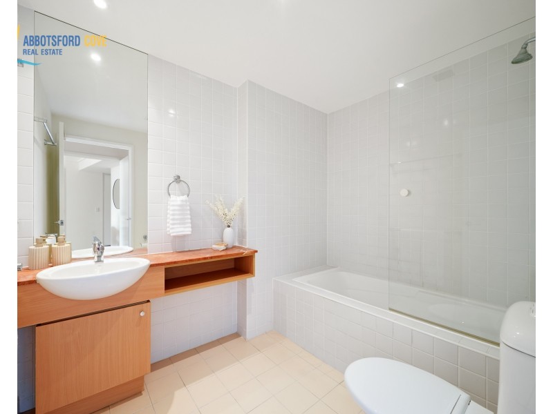 11/27 Bennelong Parkway, Wentworth Point NSW 2127