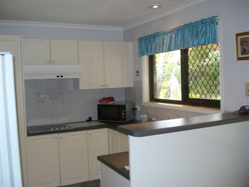 22 Lowanna Drive, Ashmore QLD 4214