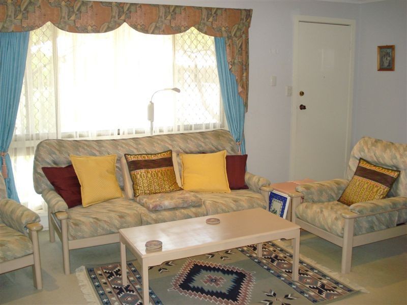 22 Lowanna Drive, Ashmore QLD 4214