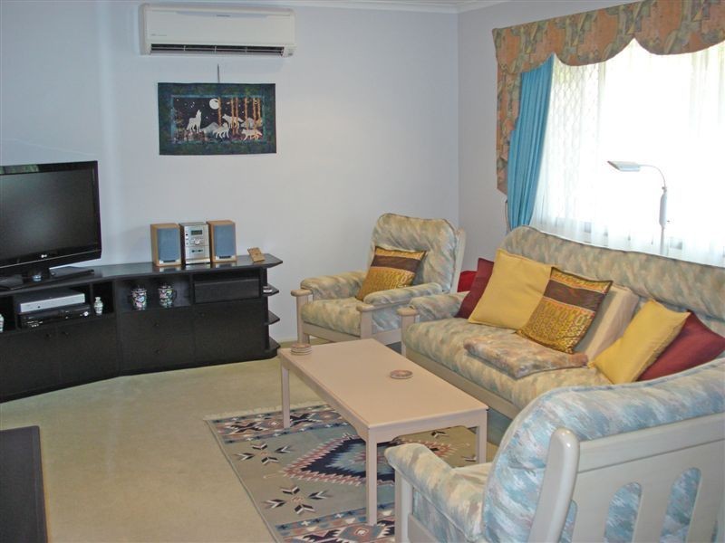 22 Lowanna Drive, Ashmore QLD 4214