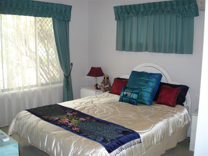 22 Lowanna Drive, Ashmore QLD 4214